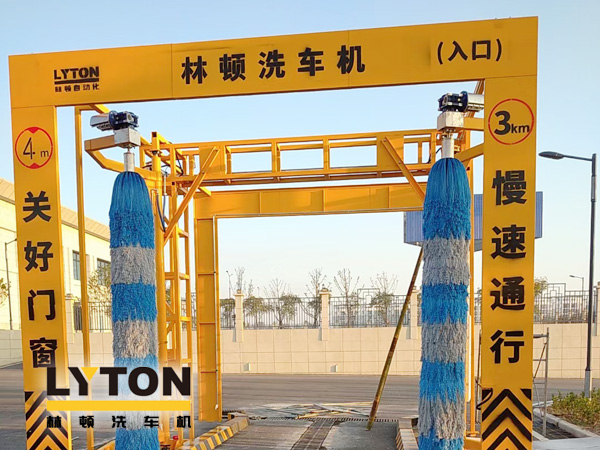 林頓大型通道式巴士全自動(dòng)洗車機(jī)走進(jìn)棗陽！